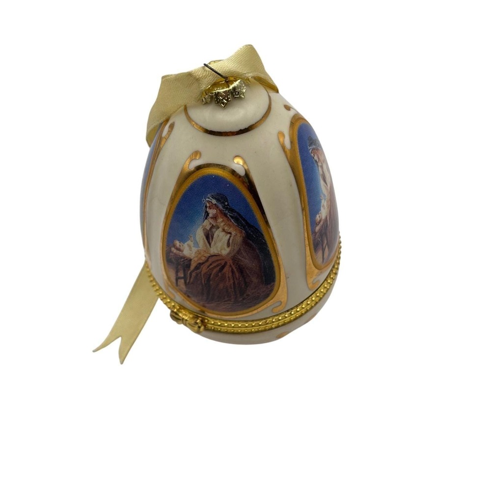 Musical Christmas Ornament Egg Nativity Scene Hinged Keepsake Box Gold Trim